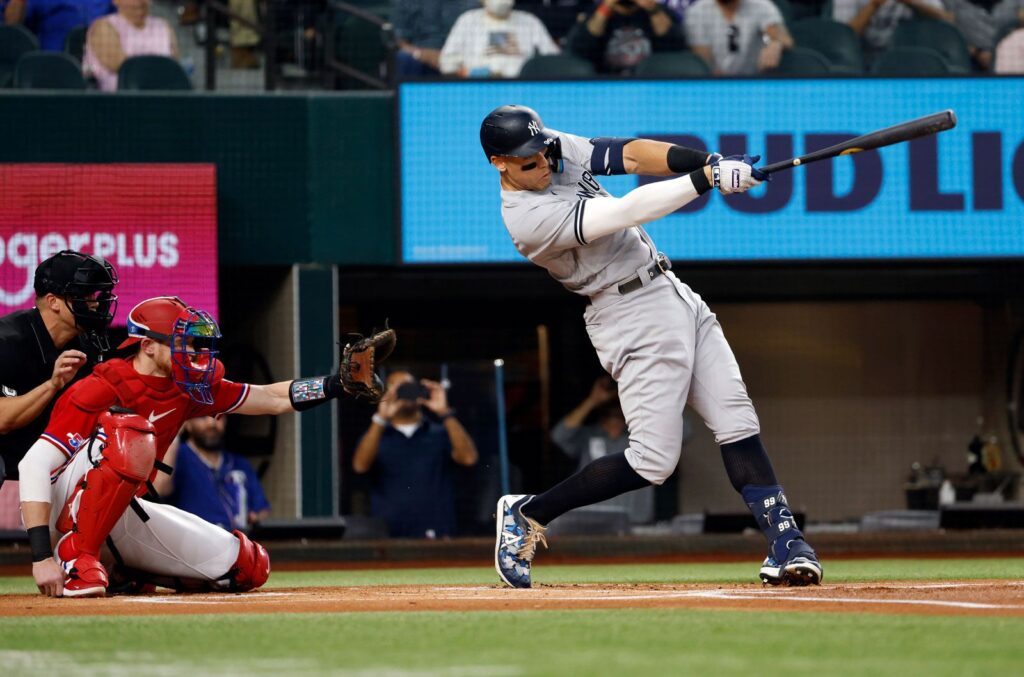 Aaron-Judge-New-York-Yankees-hits-62-home-run-against-Texas