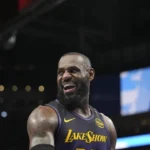 LeBron-James-laughs-on-the-court-in-the-2nd-half-770x513 (1)