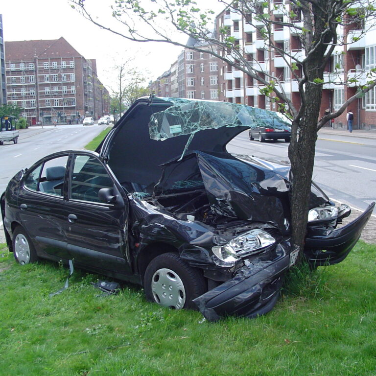 Car_crash_1_(cropped)