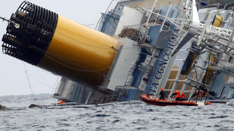 why-ships-sink-hero.width-2000